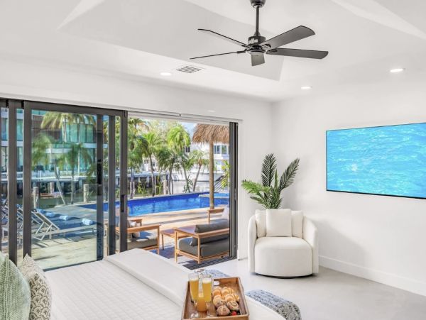 Luxurious Waterfront Property in Fort Lauderdale - Ideal for Families